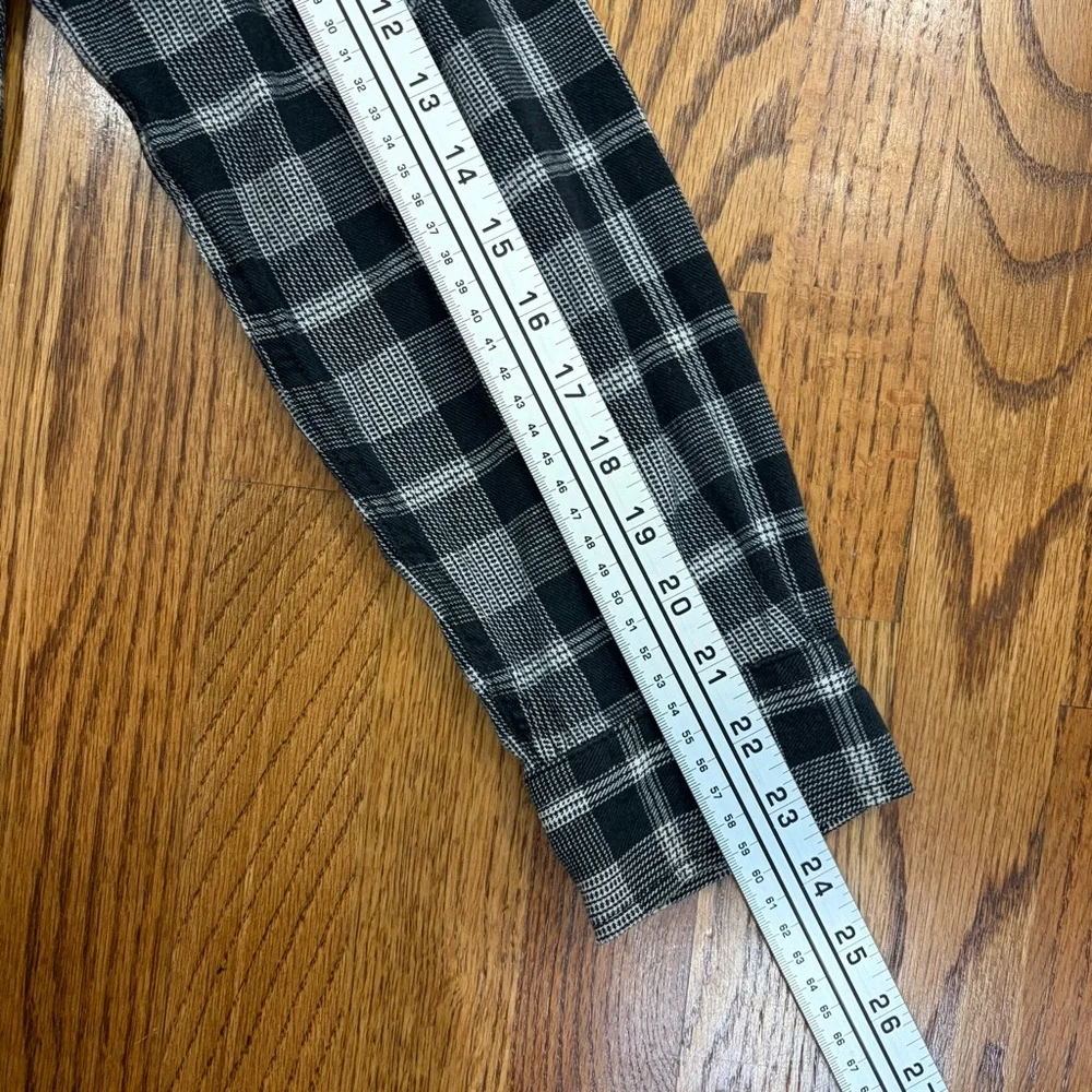 Duluth Trading Women's Free Swingin' Flannel Shirt - Picture 8 of 9